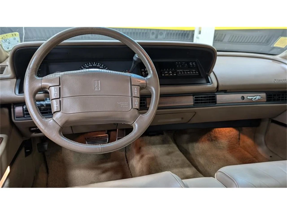 1992 Oldsmobile 98 - Image 9 of 10
