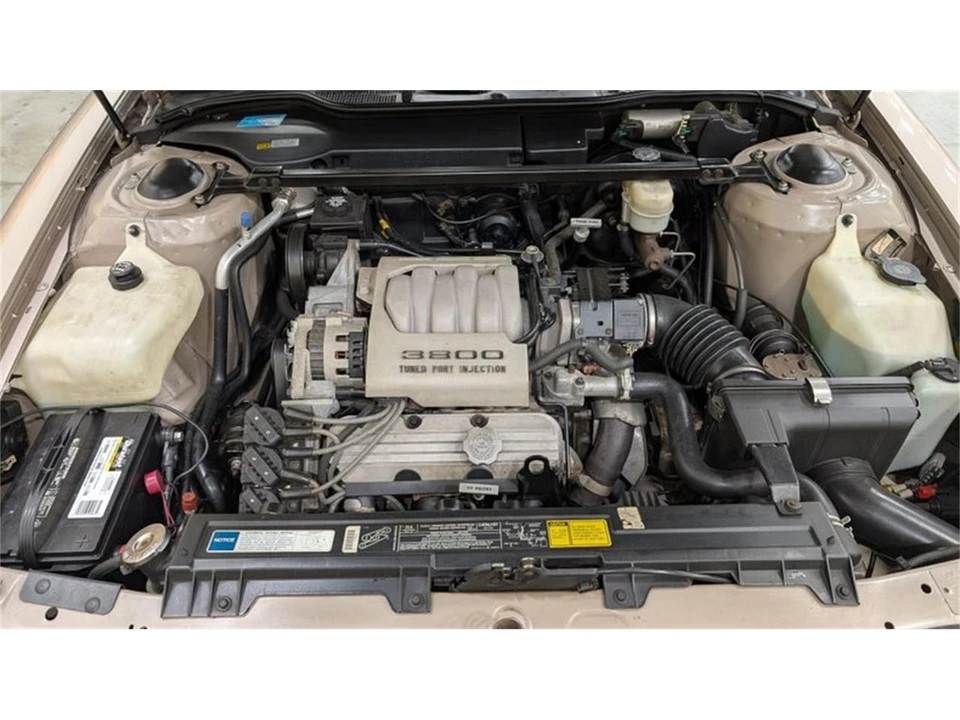 1992 Oldsmobile 98 - Image 10 of 10