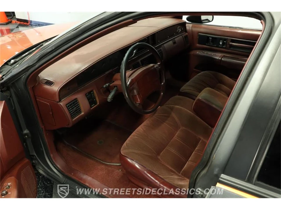 1992 Oldsmobile Custom Cruiser - Image 4 of 31