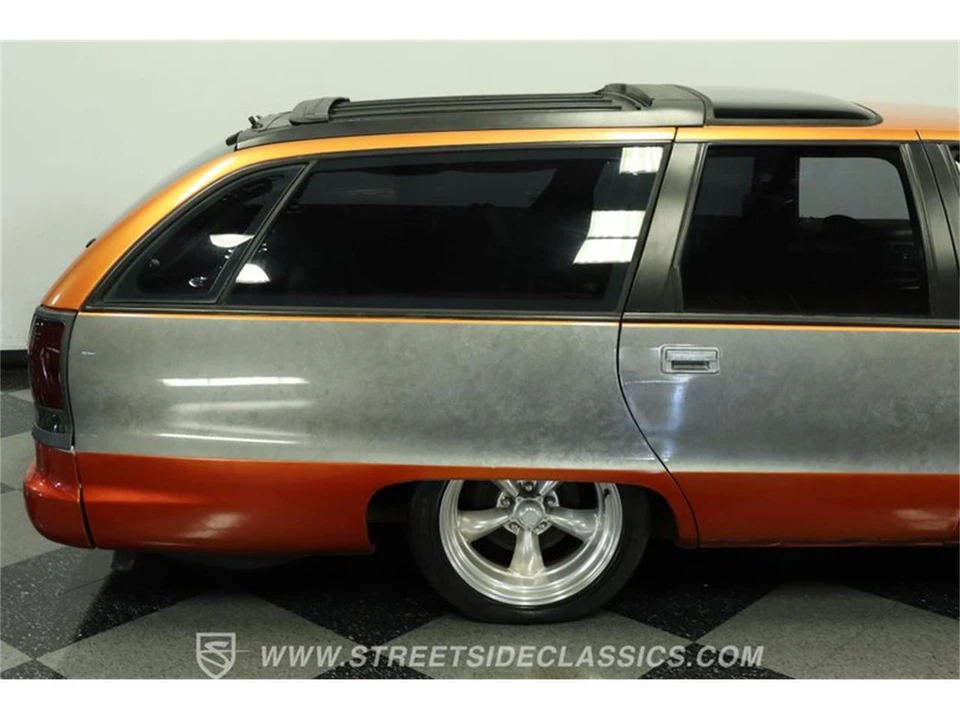 1992 Oldsmobile Custom Cruiser - Image 28 of 31
