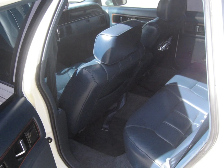 1992 Oldsmobile Custom Cruiser - Image 6 of 16