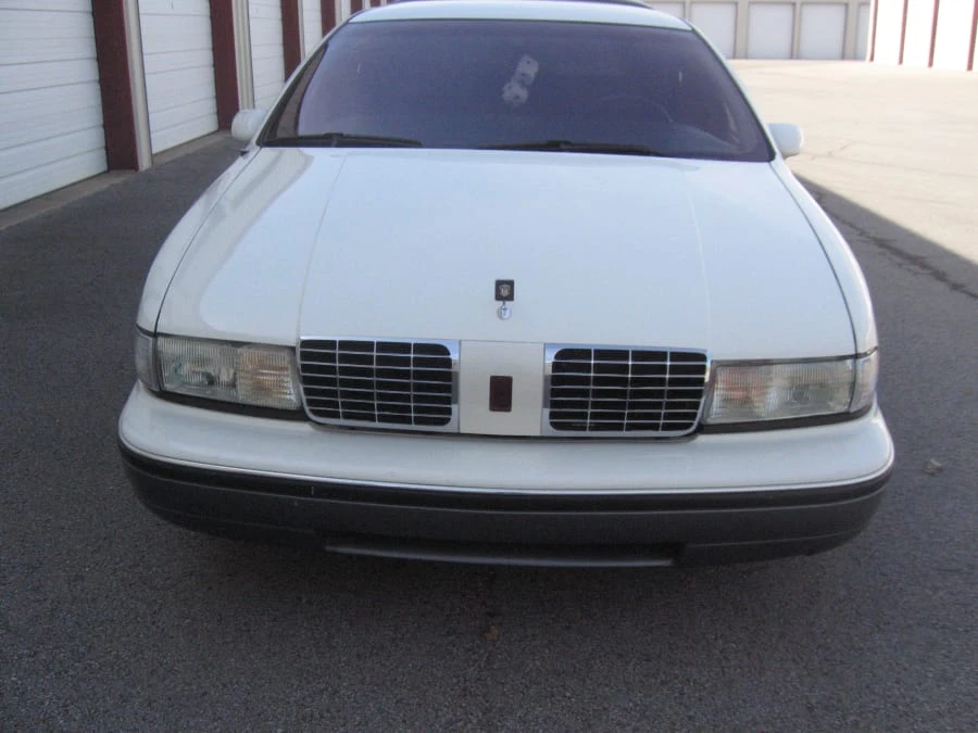 1992 Oldsmobile Custom Cruiser - Image 12 of 16