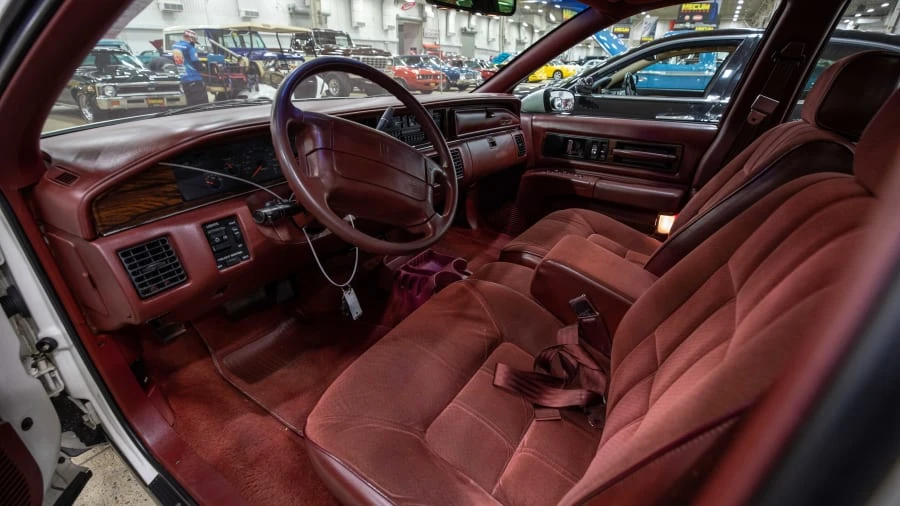 1992 Oldsmobile Custom Cruiser - Image 3 of 7