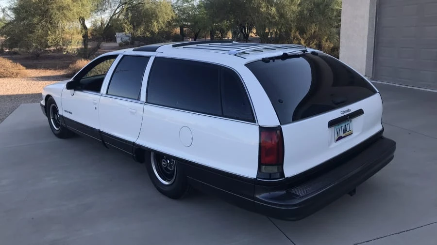 1992 Oldsmobile Custom Cruiser - Image 2 of 23