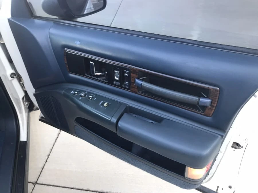 1992 Oldsmobile Custom Cruiser - Image 13 of 23