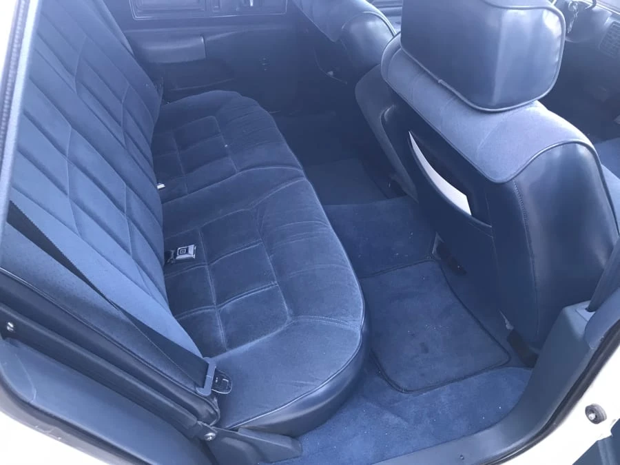 1992 Oldsmobile Custom Cruiser - Image 15 of 23
