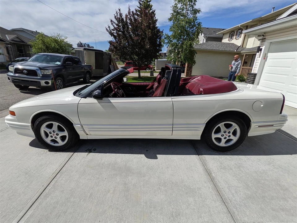 1992 Oldsmobile Cutlass Supreme - Image 2 of 31