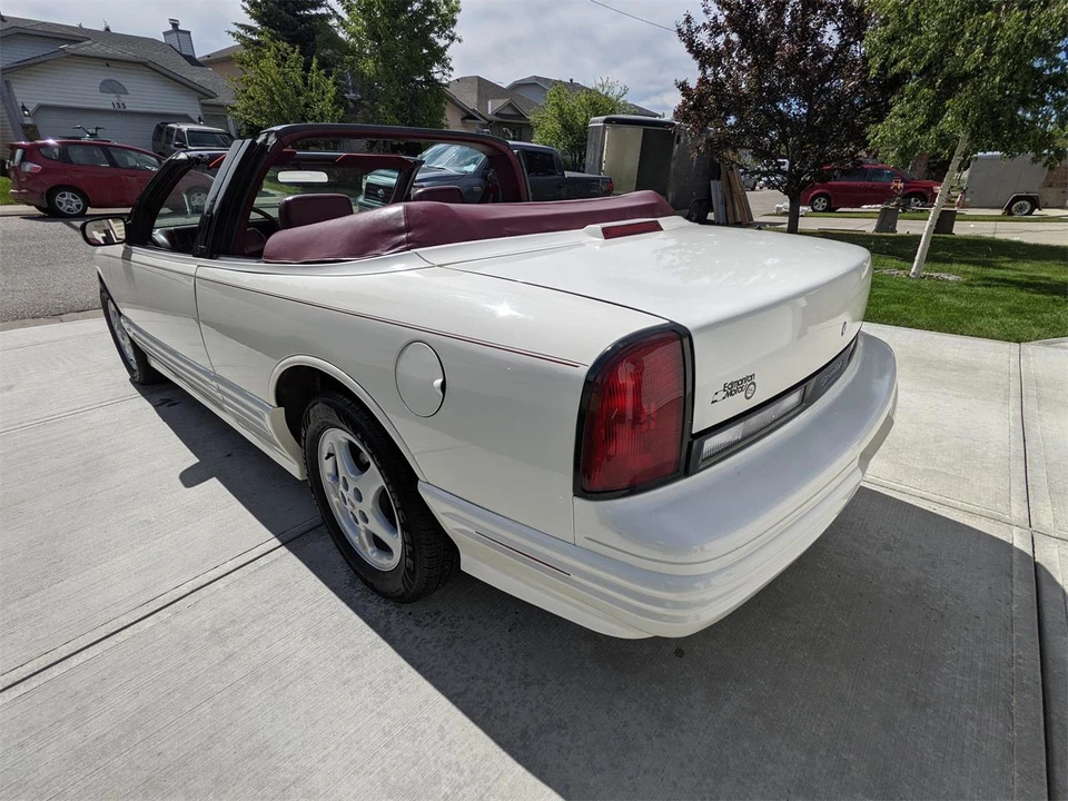 1992 Oldsmobile Cutlass Supreme - Image 3 of 31