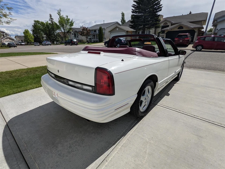 1992 Oldsmobile Cutlass Supreme - Image 5 of 31