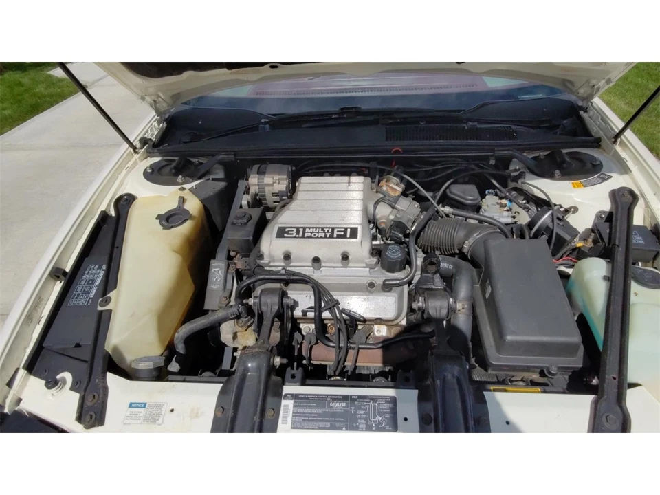 1992 Oldsmobile Cutlass Supreme - Image 9 of 31