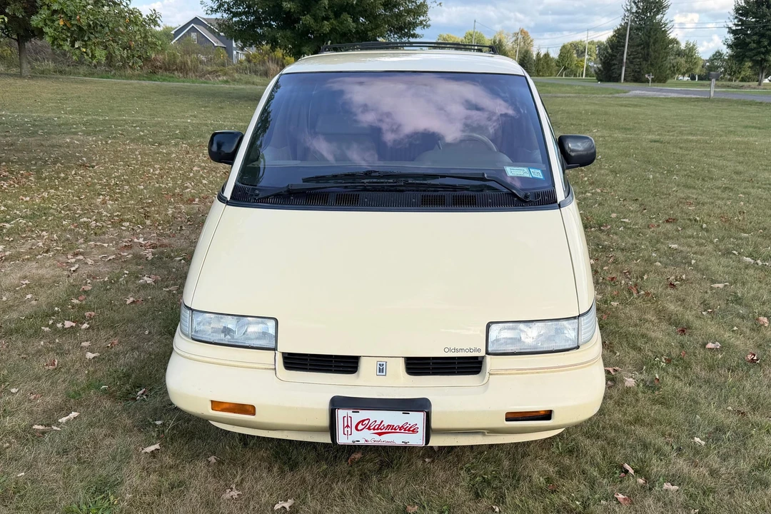 1992 Oldsmobile Silhouette - Image 2 of 31