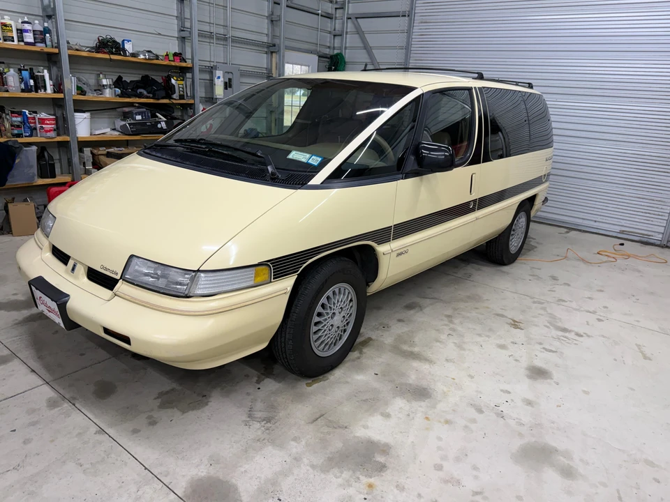 1992 Oldsmobile Silhouette - Image 15 of 31