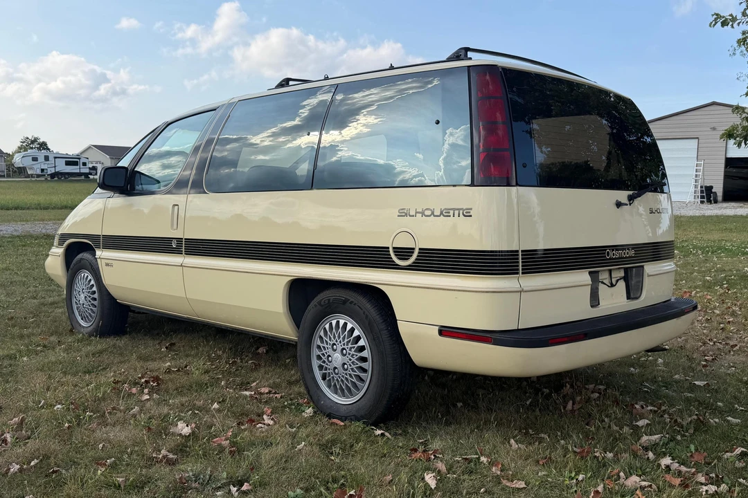 1992 Oldsmobile Silhouette - Image 4 of 31