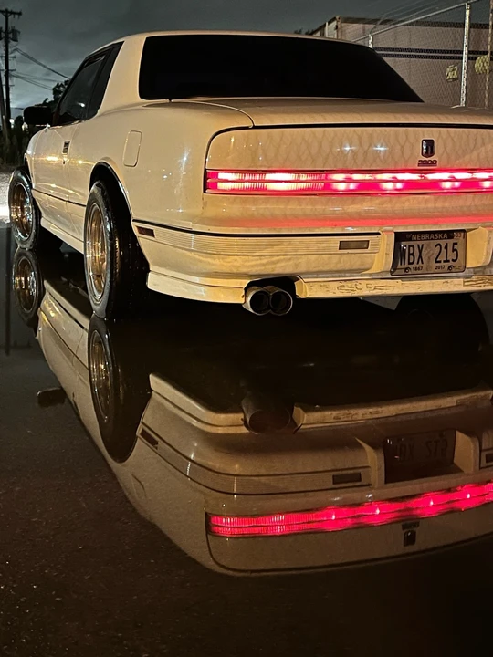 1992 Oldsmobile Toronado - Image 2 of 11