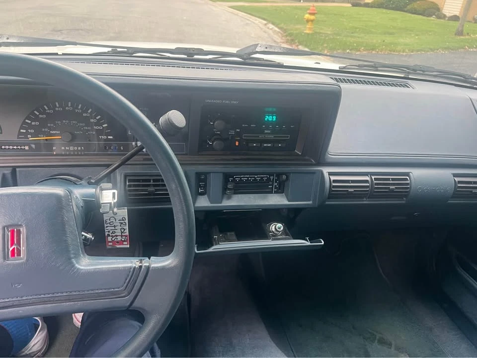 1992 Oldsmobile Cutlass Ciera - Image 5 of 9