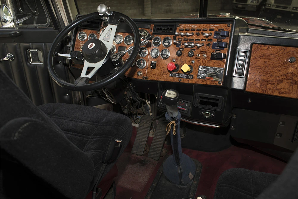 1992 Peterbilt 379 - Image 4 of 8