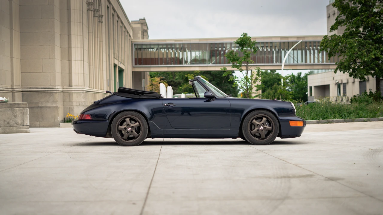 1992 Porsche 964 Carrera 4 - Image 15 of 31