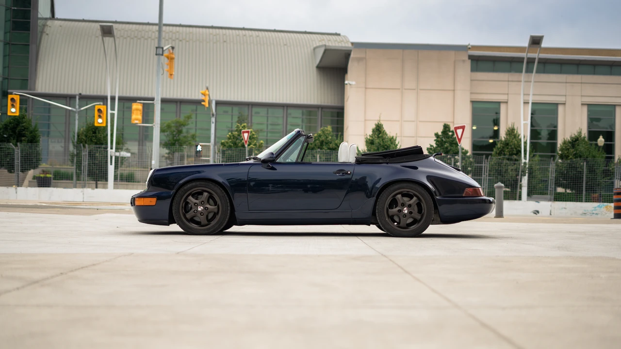 1992 Porsche 964 Carrera 4 - Image 12 of 31