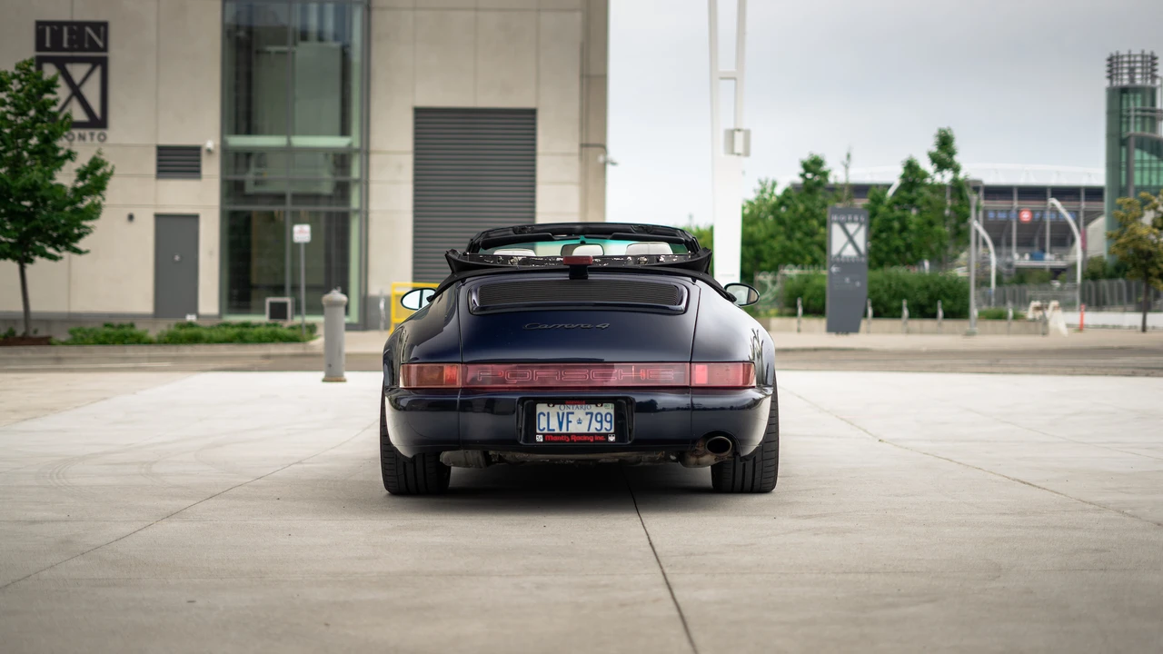 1992 Porsche 964 Carrera 4 - Image 14 of 31