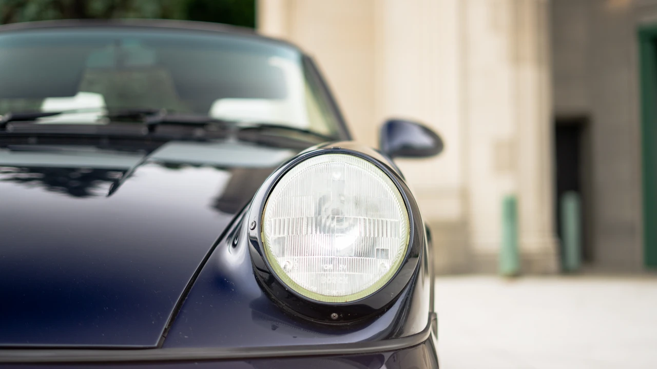 1992 Porsche 964 Carrera 4 - Image 4 of 31