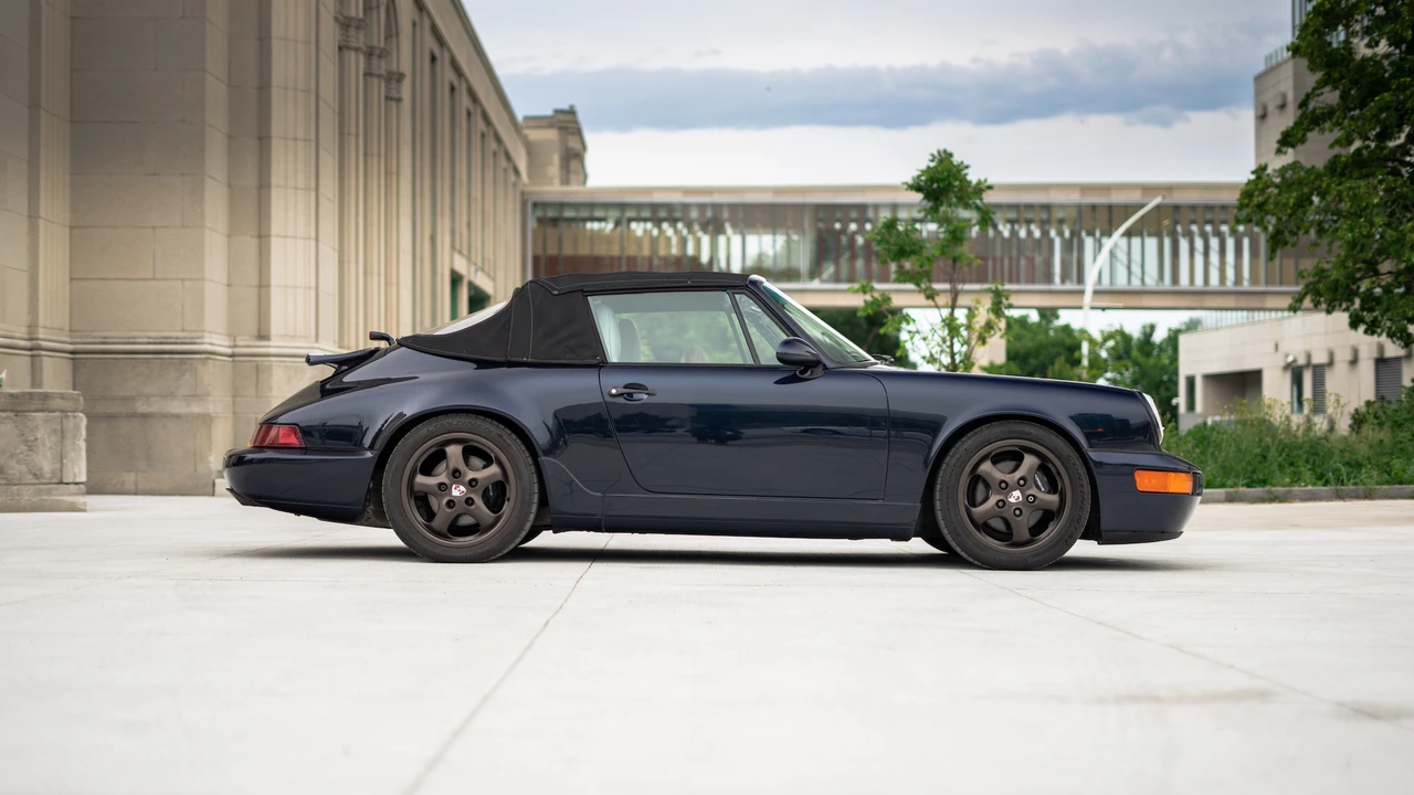 1992 Porsche 964 Carrera 4 - Image 16 of 31