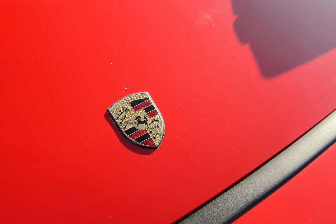 1992 Porsche 964 Carrera 4 - Image 24 of 31