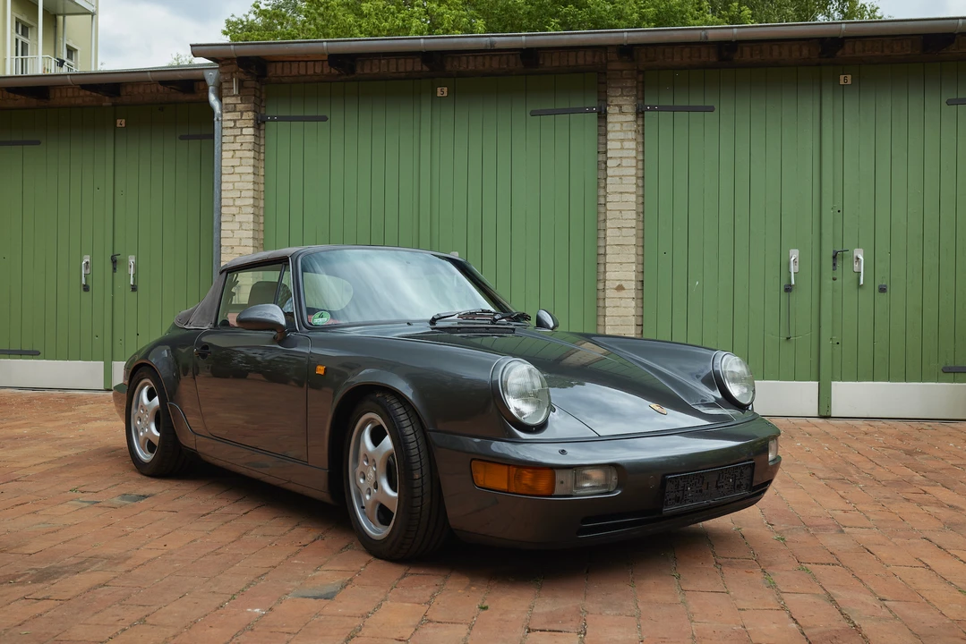 1992 Porsche 964 Carrera 4 - Image 4 of 31