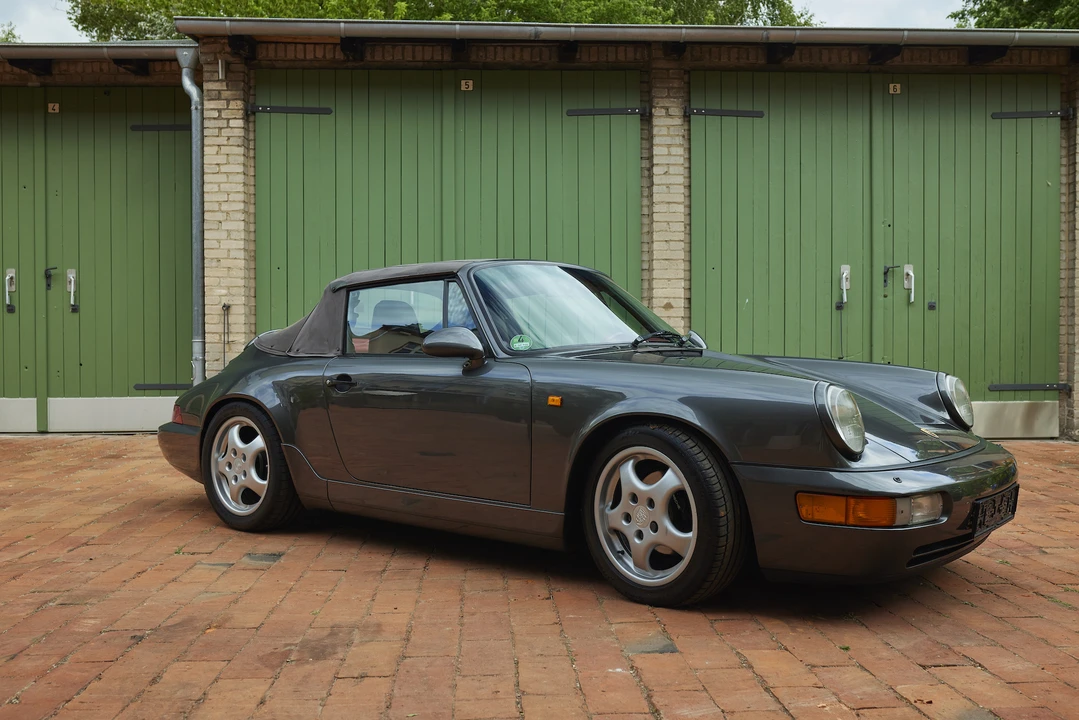 1992 Porsche 964 Carrera 4 - Image 13 of 31