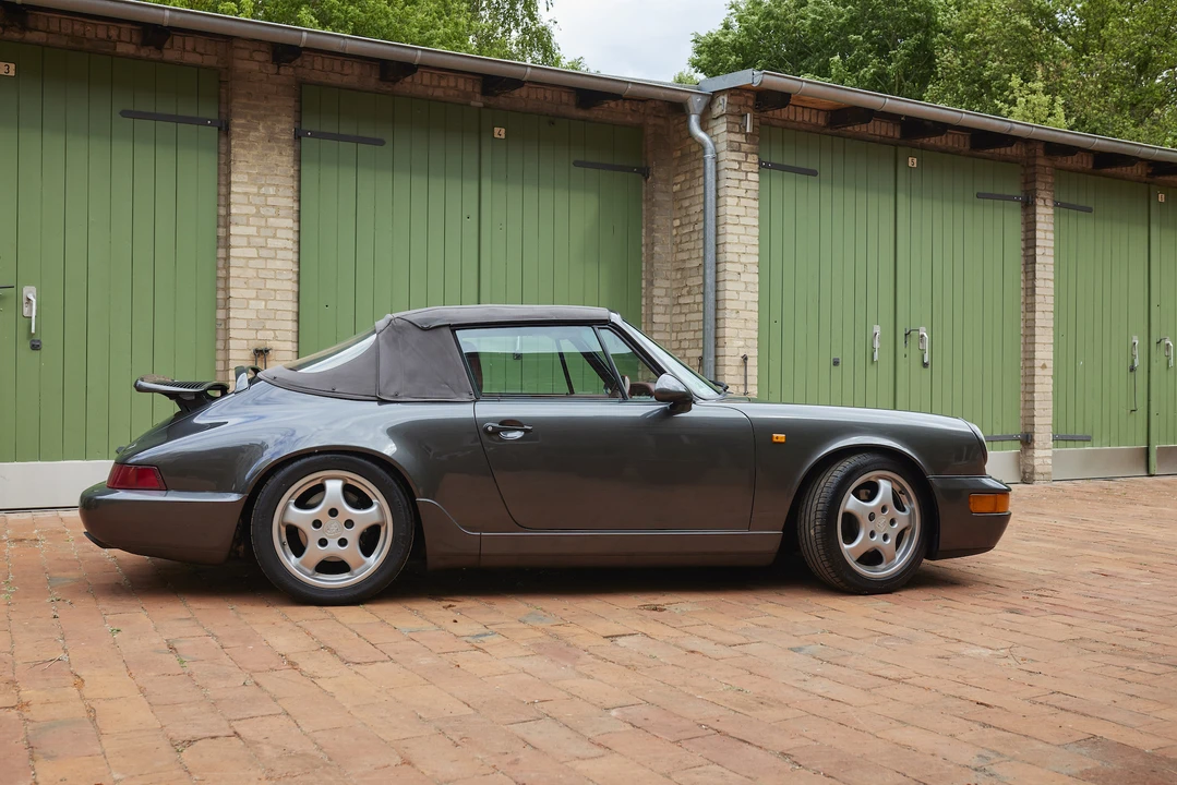 1992 Porsche 964 Carrera 4 - Image 14 of 31