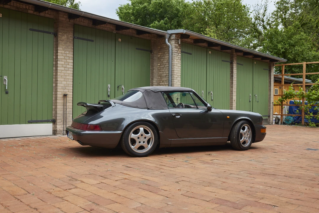 1992 Porsche 964 Carrera 4 - Image 15 of 31