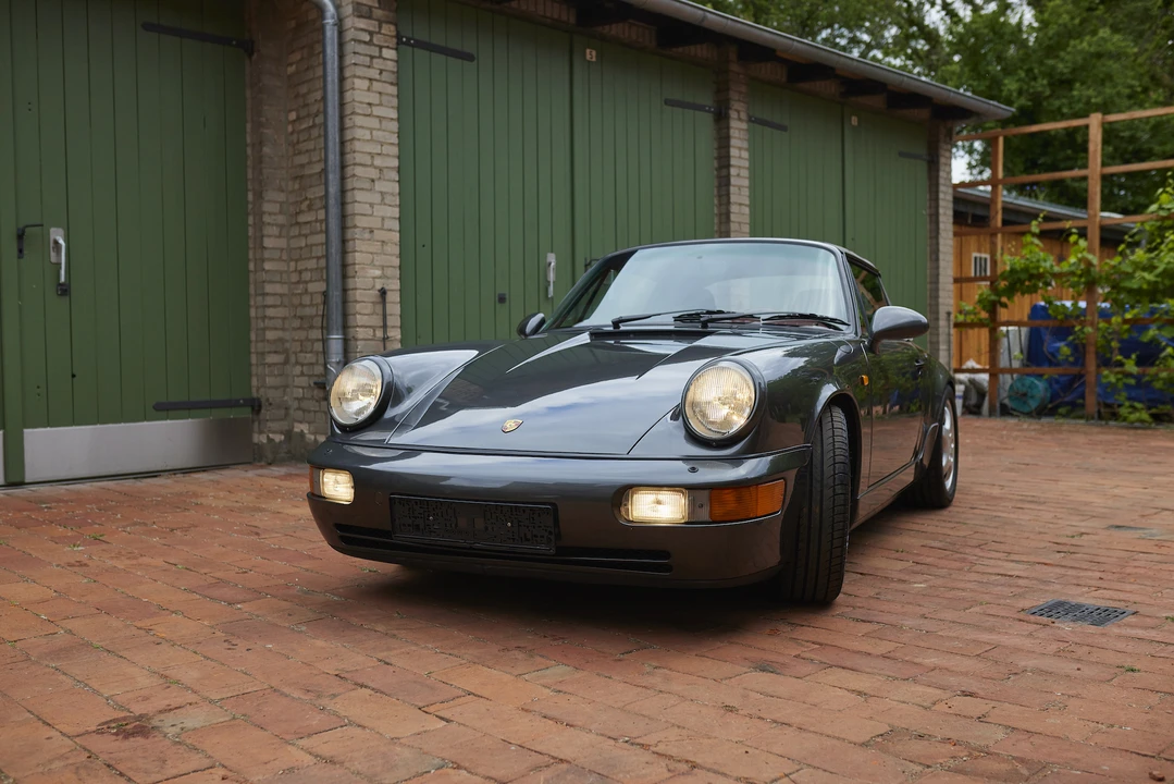 1992 Porsche 964 Carrera 4 - Image 16 of 31