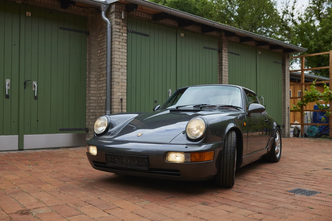 1992 Porsche 964 Carrera 4 - Image 17 of 31