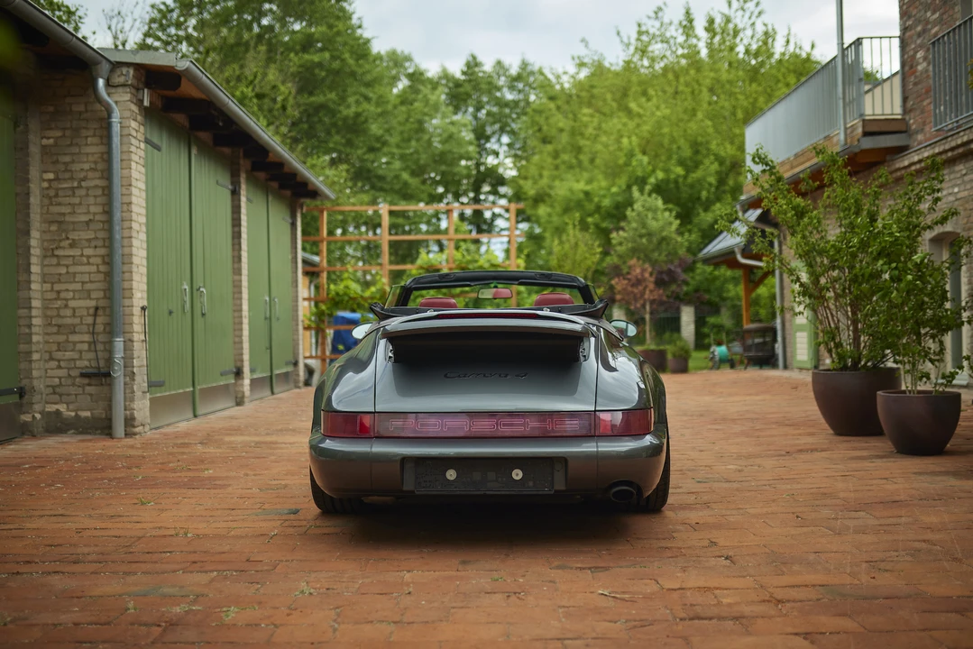 1992 Porsche 964 Carrera 4 - Image 7 of 31