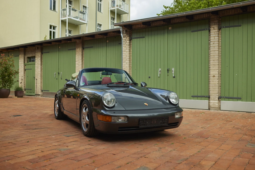 1992 Porsche 964 Carrera 4 - Image 11 of 31