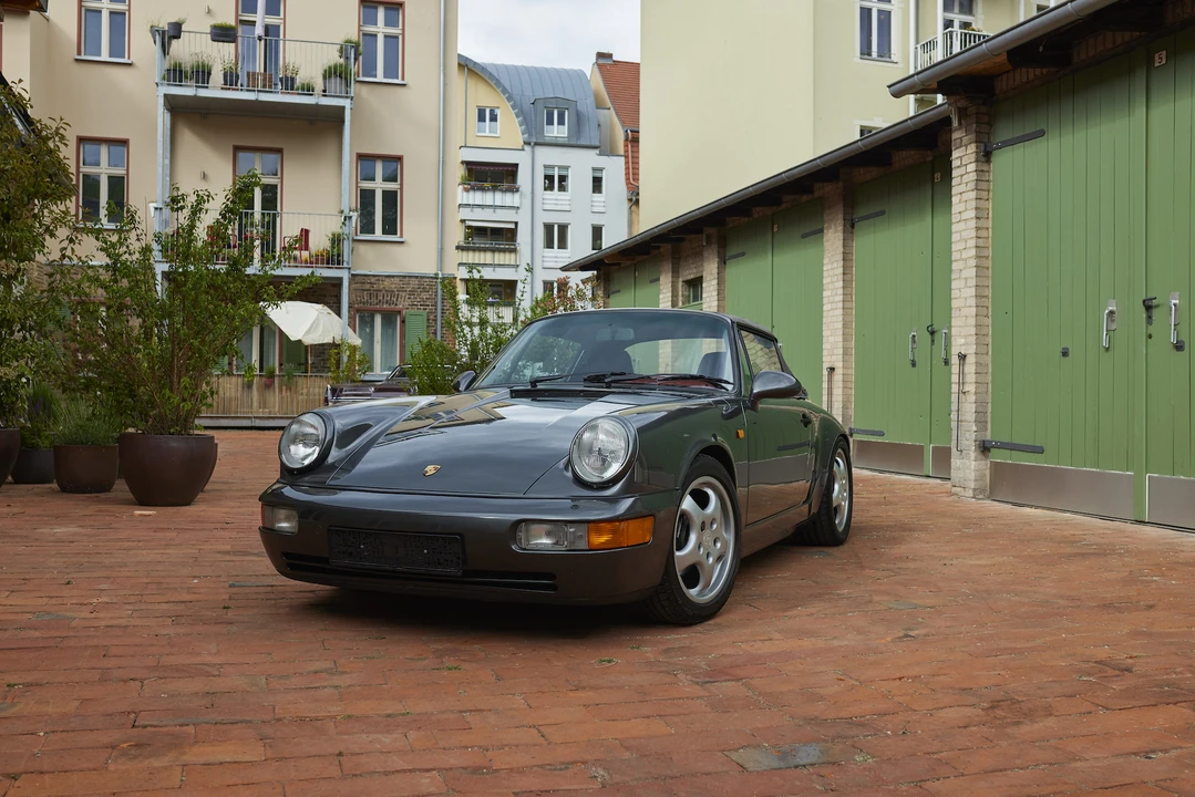 1992 Porsche 964 Carrera 4 - Image 24 of 31
