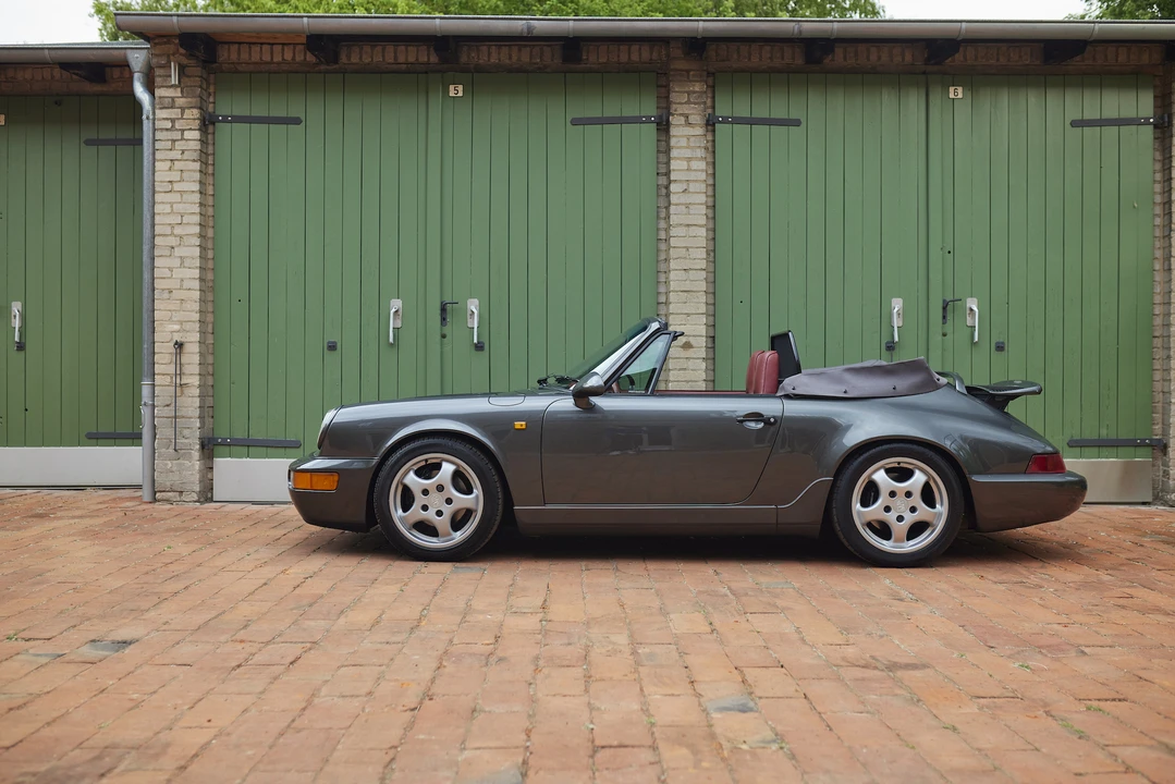 1992 Porsche 964 Carrera 4 - Image 8 of 31