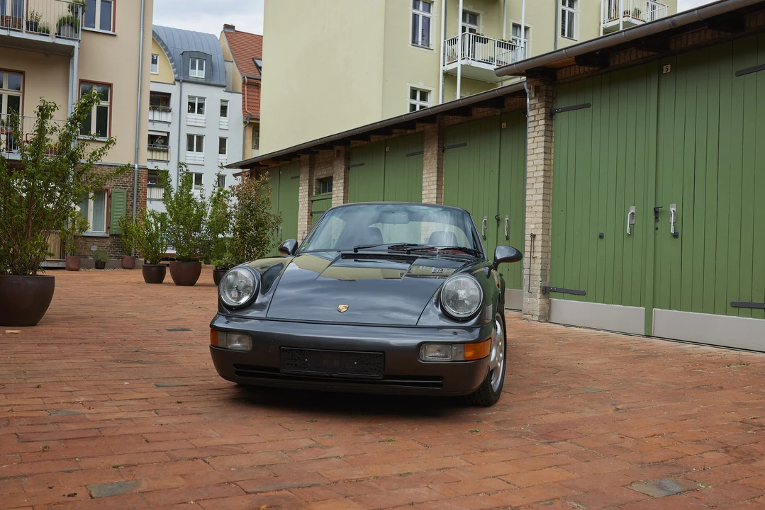 1992 Porsche 964 Carrera 4 - Image 26 of 31