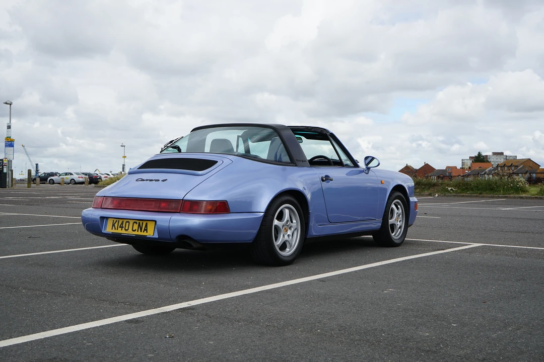 1992 Porsche 964 Carrera 4 - Image 8 of 31