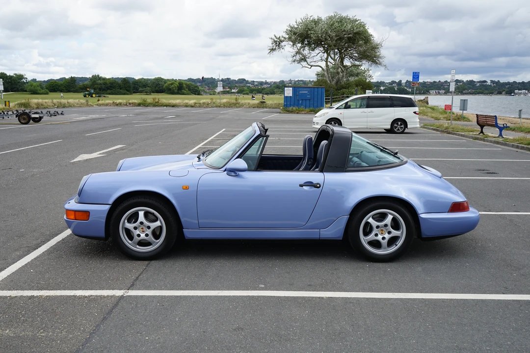 1992 Porsche 964 Carrera 4 - Image 13 of 31