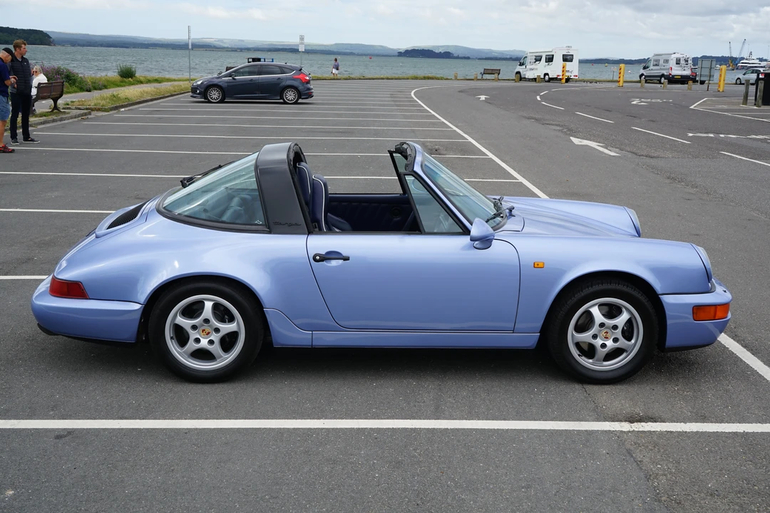 1992 Porsche 964 Carrera 4 - Image 17 of 31