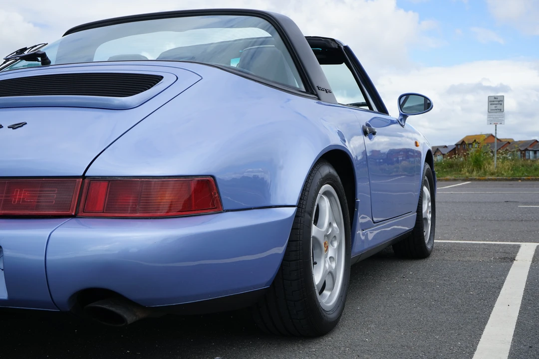 1992 Porsche 964 Carrera 4 - Image 25 of 31