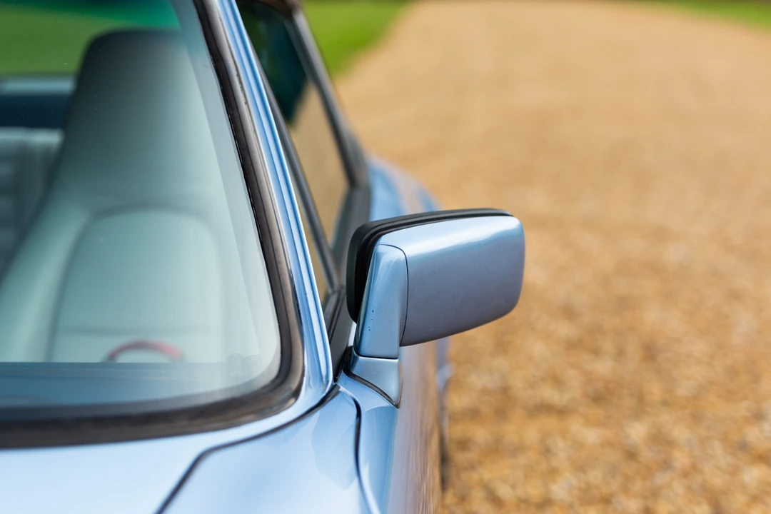 1992 Porsche 964 Carrera 4 - Image 26 of 31