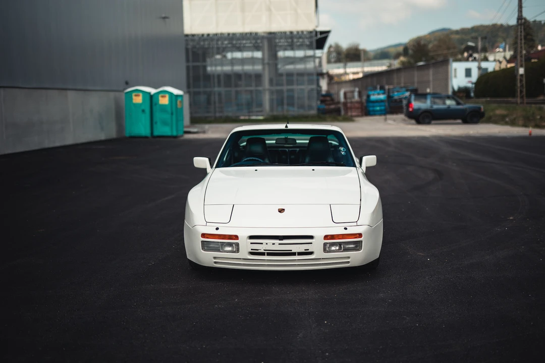 1992 Porsche 944 S2 - Image 2 of 31