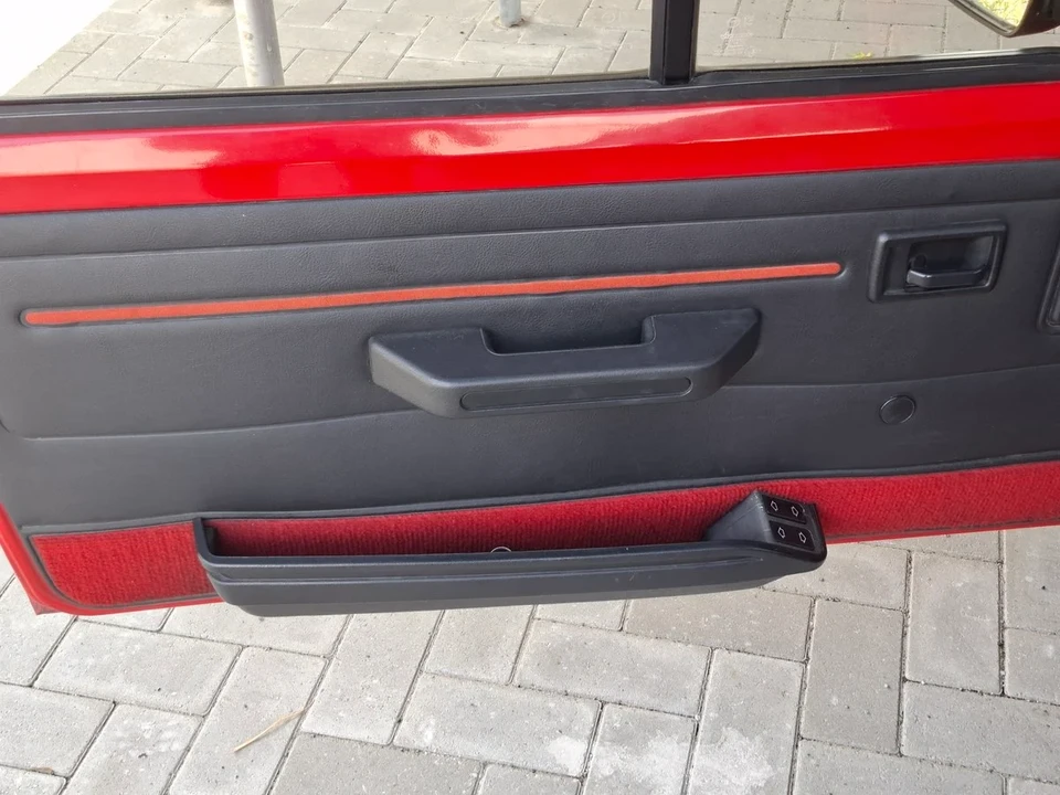 1992 Peugeot 205 GTI - Image 16 of 30