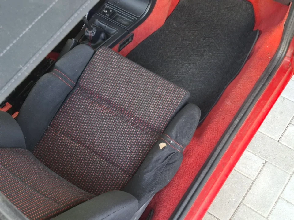 1992 Peugeot 205 GTI - Image 21 of 30