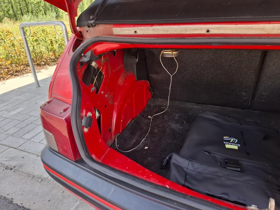 1992 Peugeot 205 GTI - Image 28 of 30