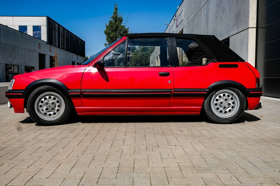 1992 Peugeot 205 GTI - Image 8 of 30