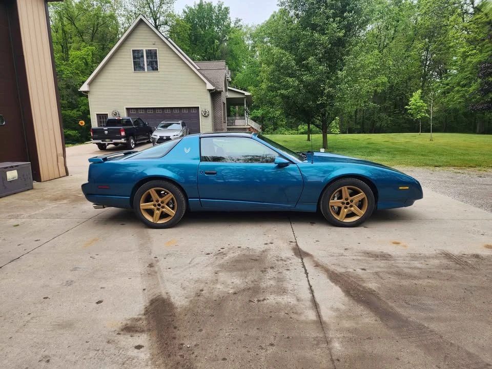 1992 Pontiac Firebird 3rd Gen - Image 2 of 10
