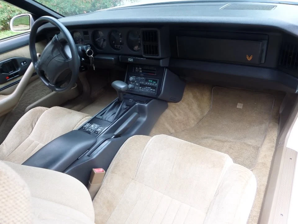 1992 Pontiac Firebird 3rd Gen - Image 15 of 19