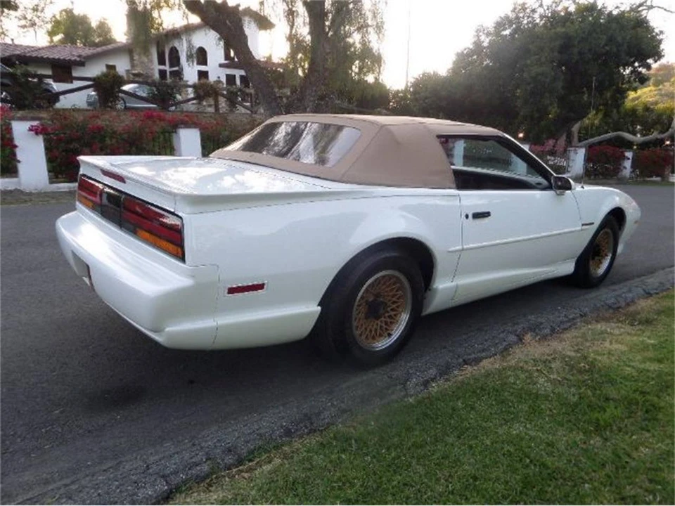 1992 Pontiac Firebird 3rd Gen - Image 19 of 20
